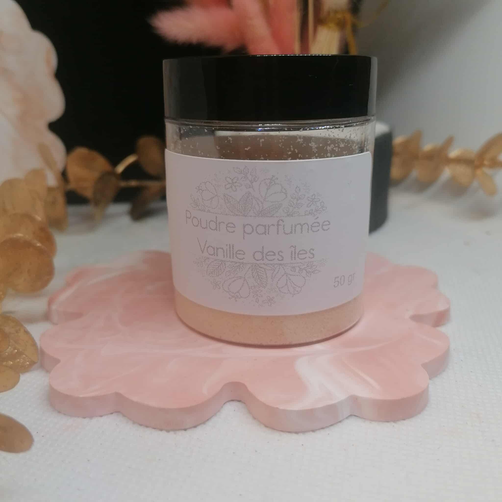 Poudre parfumée pour aspirateur