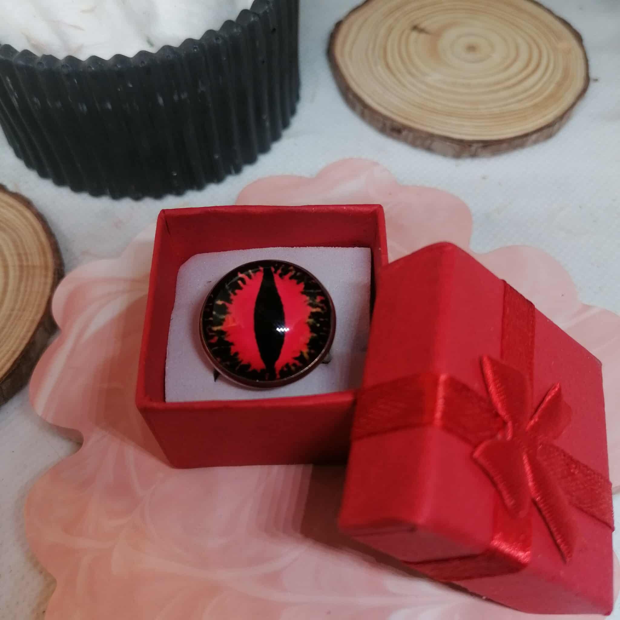 Bague fantaisie "Œil de dragon"
