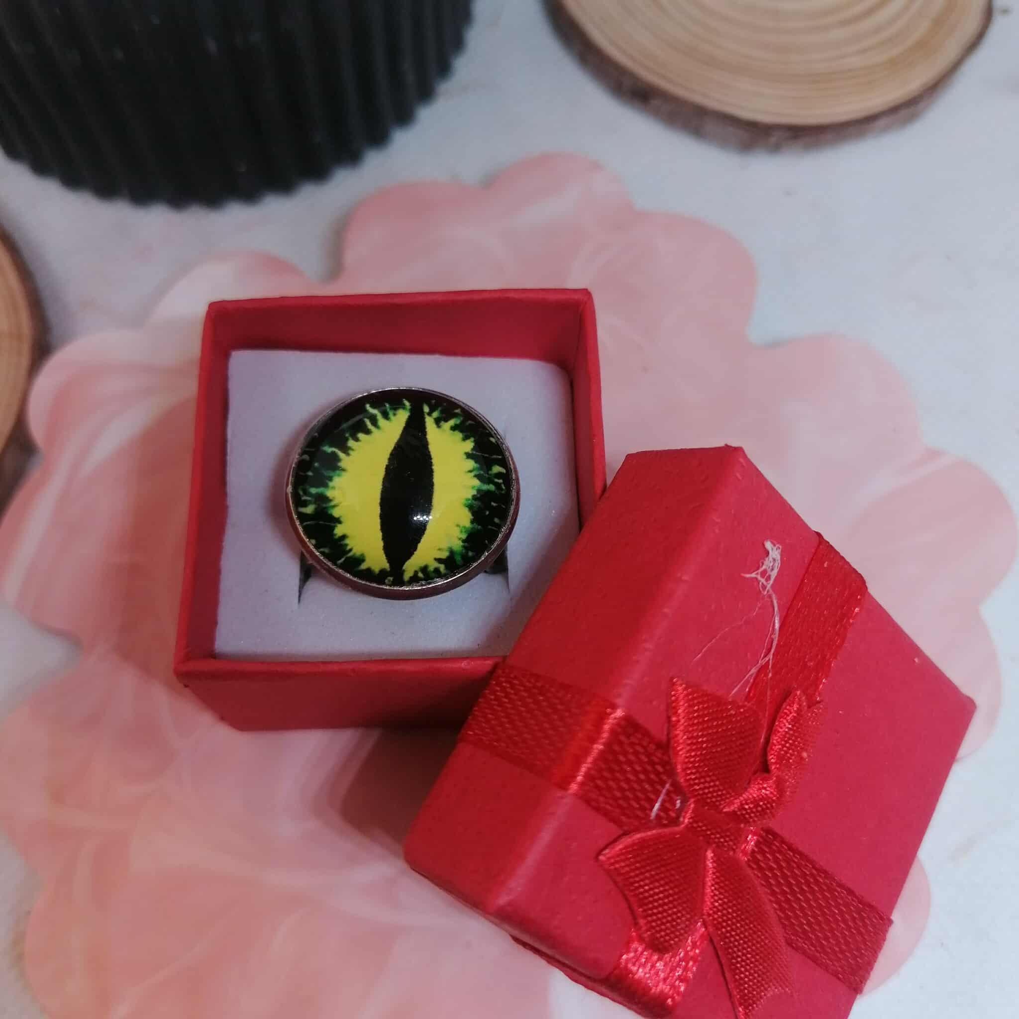 Bague fantaisie "Œil de dragon"