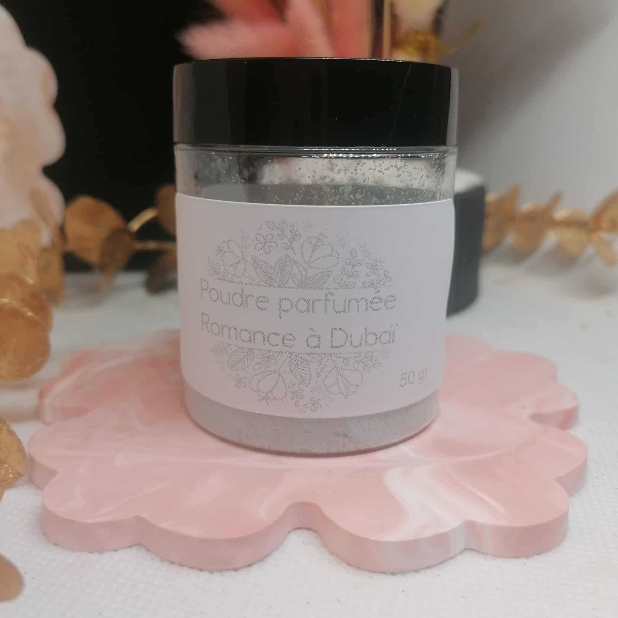 Poudre parfumée pour aspirateur
