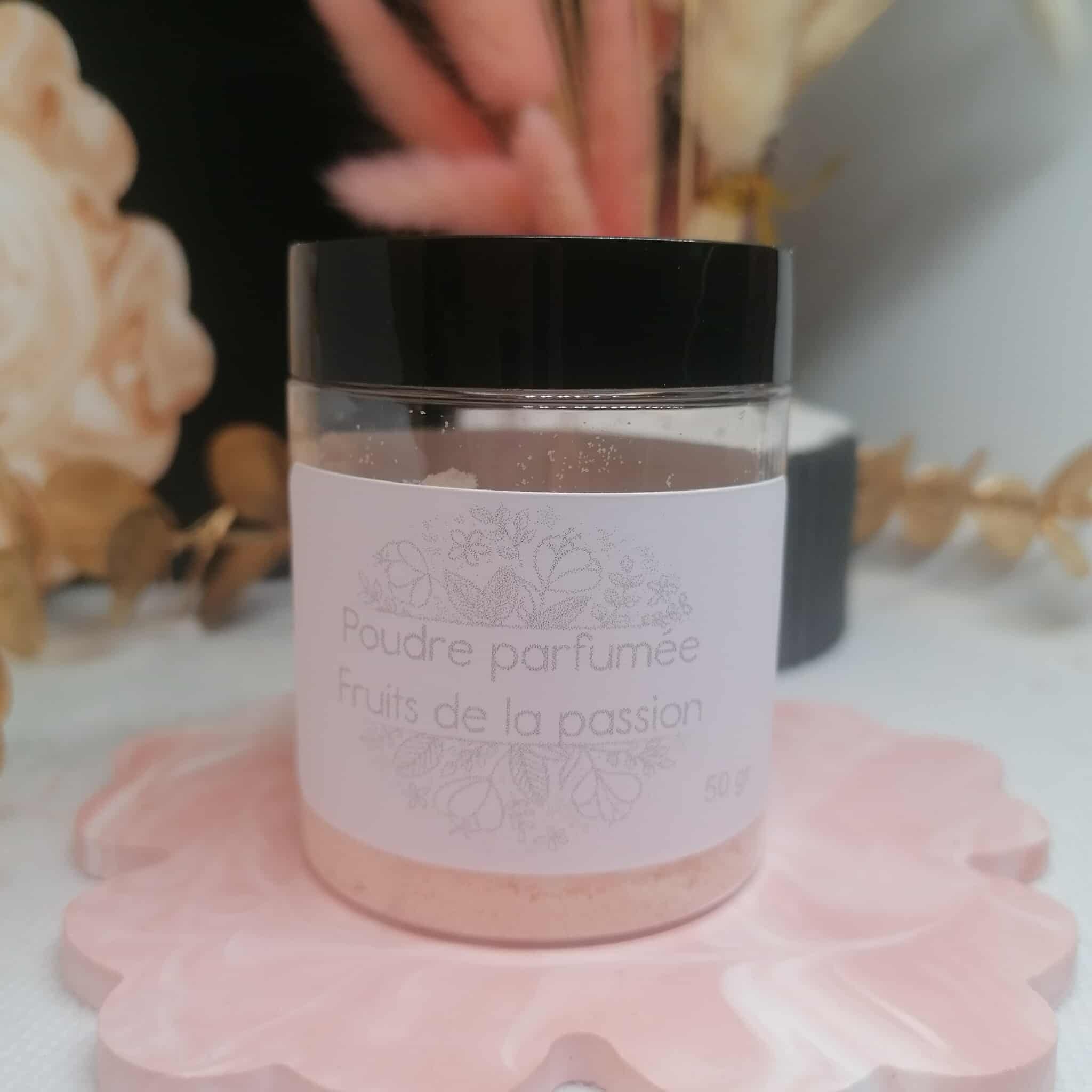 Poudre parfumée pour aspirateur